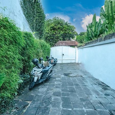 Villa Etnik Seminyak Extérieur photo