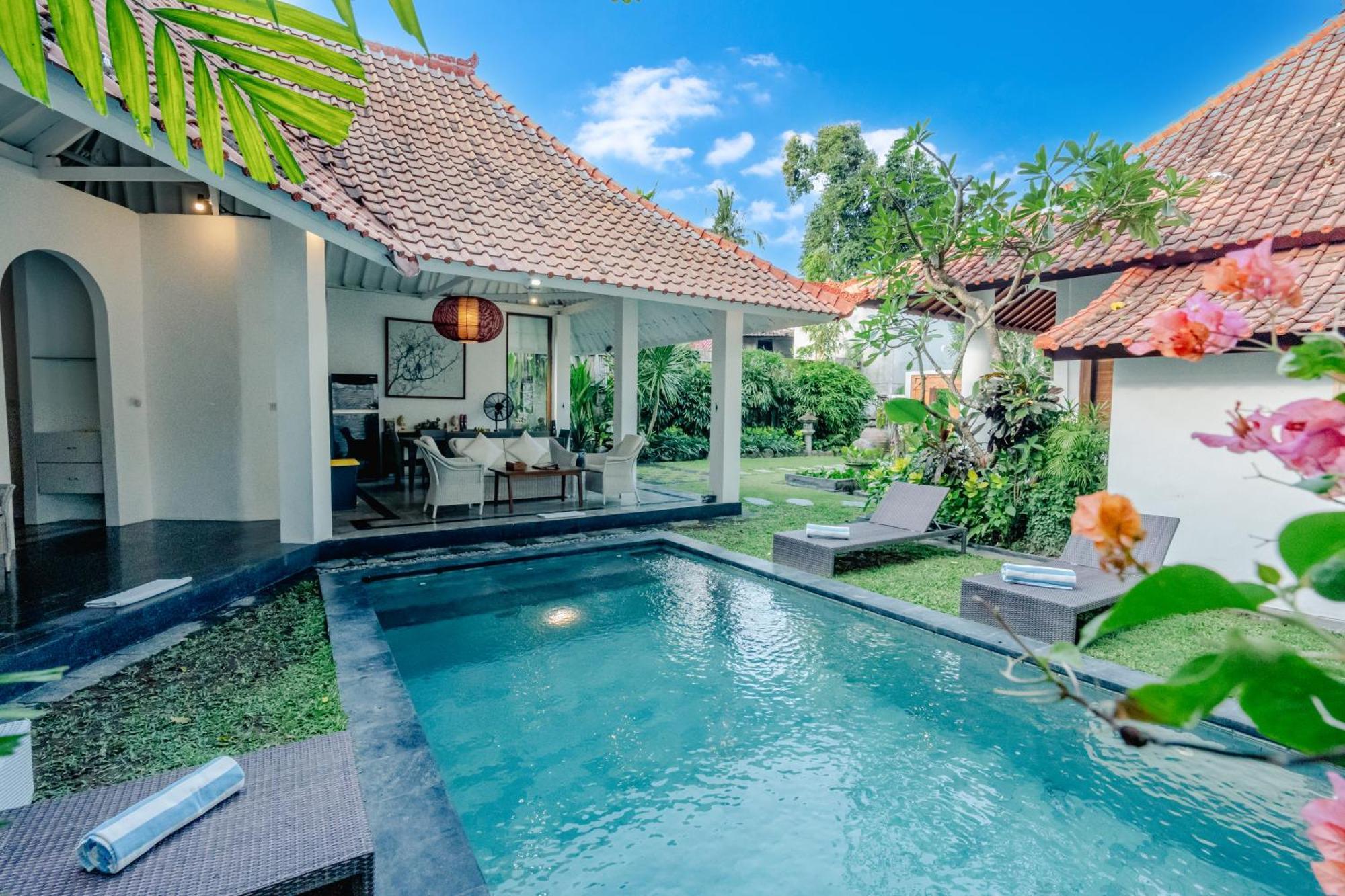 Villa Etnik Seminyak Extérieur photo