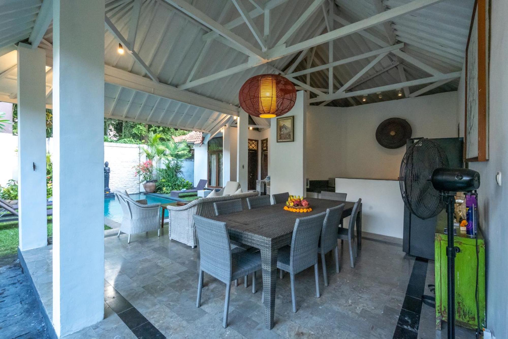 Villa Etnik Seminyak Extérieur photo
