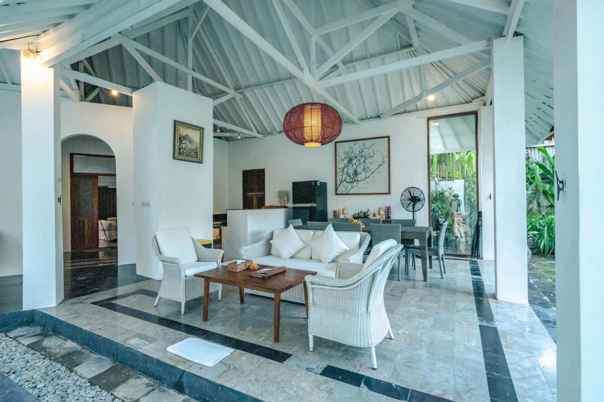 Villa Etnik Seminyak Extérieur photo