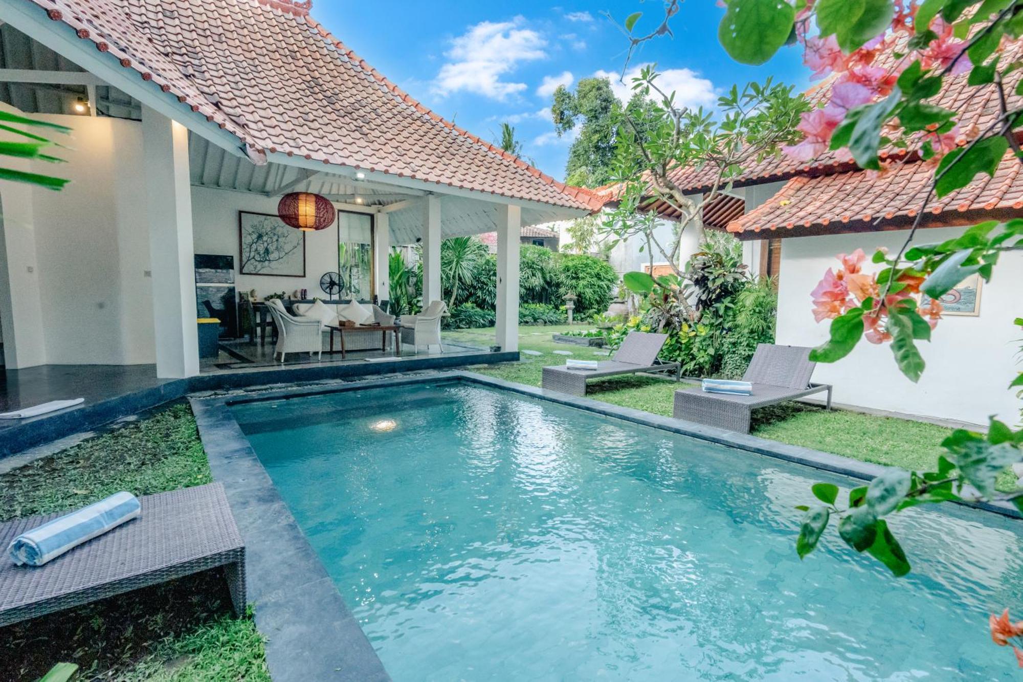Villa Etnik Seminyak Extérieur photo