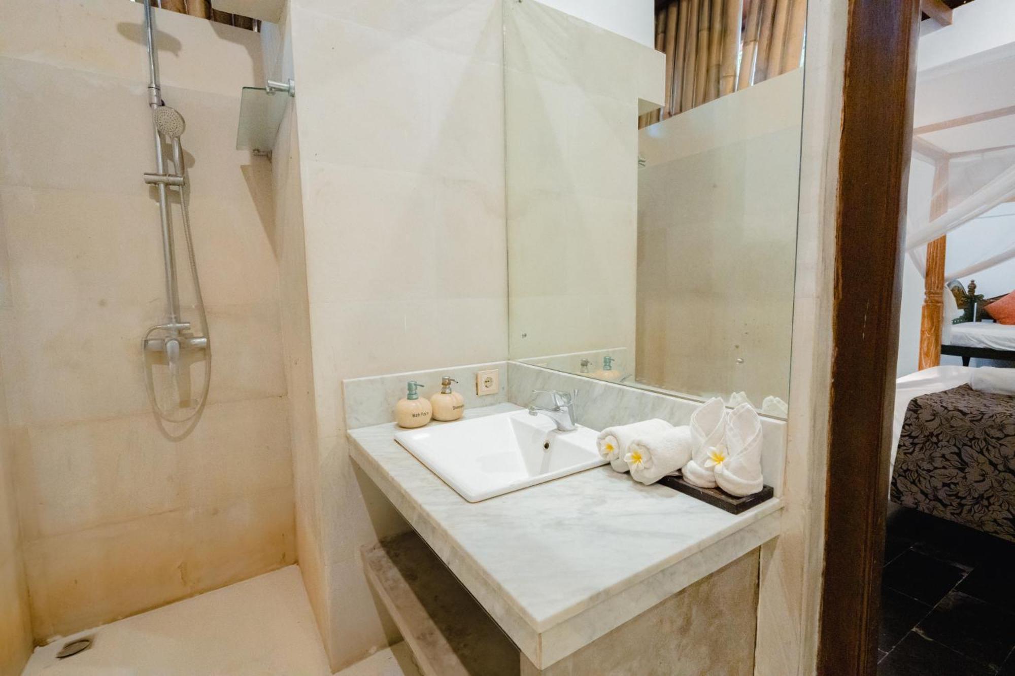 Villa Etnik Seminyak Extérieur photo